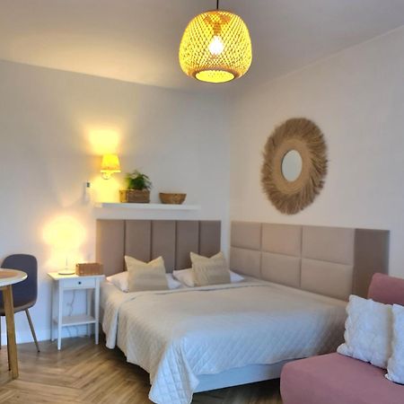 Apartamenty "La Villa" Z Klimatyzacja, Ogrodem, Parkingiem, Blisko Centrum Kudowa-Zdrój Exteriör bild