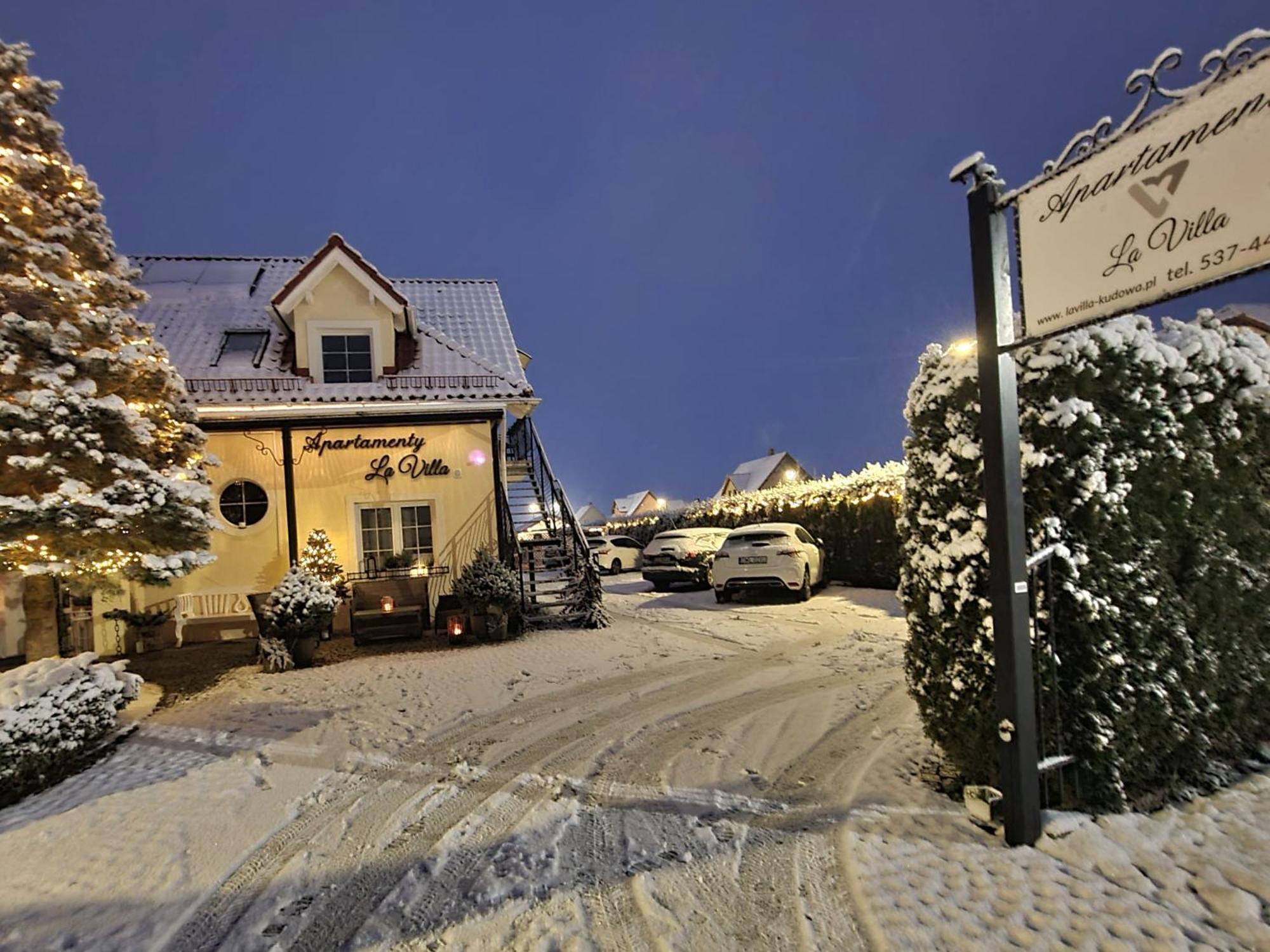 Apartamenty "La Villa" Z Klimatyzacja, Ogrodem, Parkingiem, Blisko Centrum Kudowa-Zdrój Exteriör bild