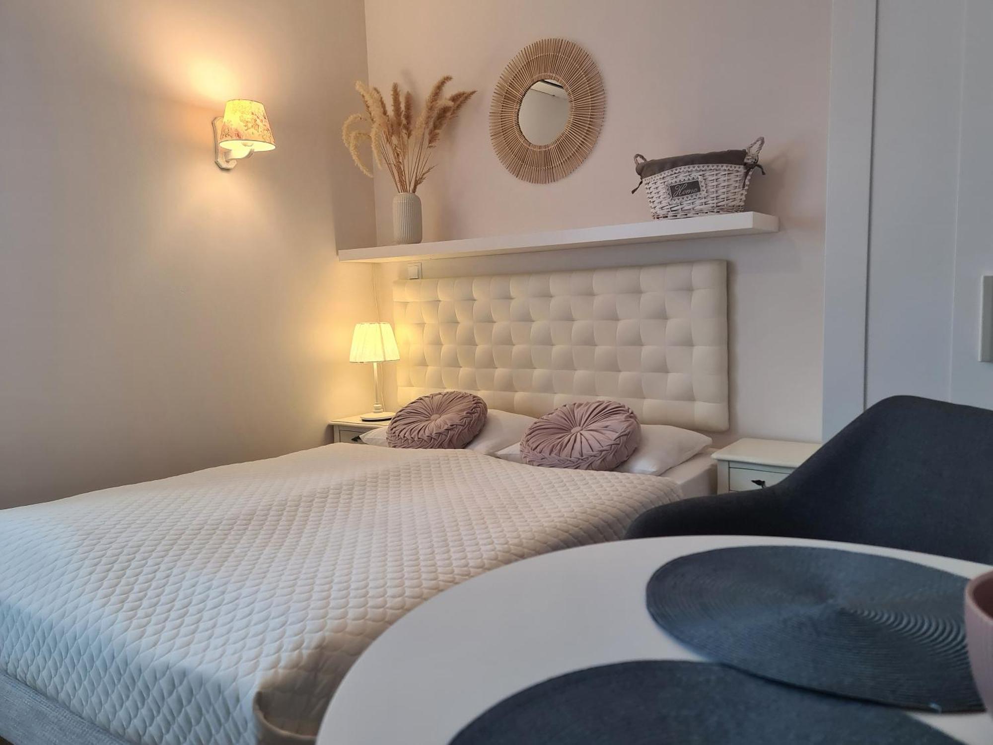 Apartamenty "La Villa" Z Klimatyzacja, Ogrodem, Parkingiem, Blisko Centrum Kudowa-Zdrój Exteriör bild
