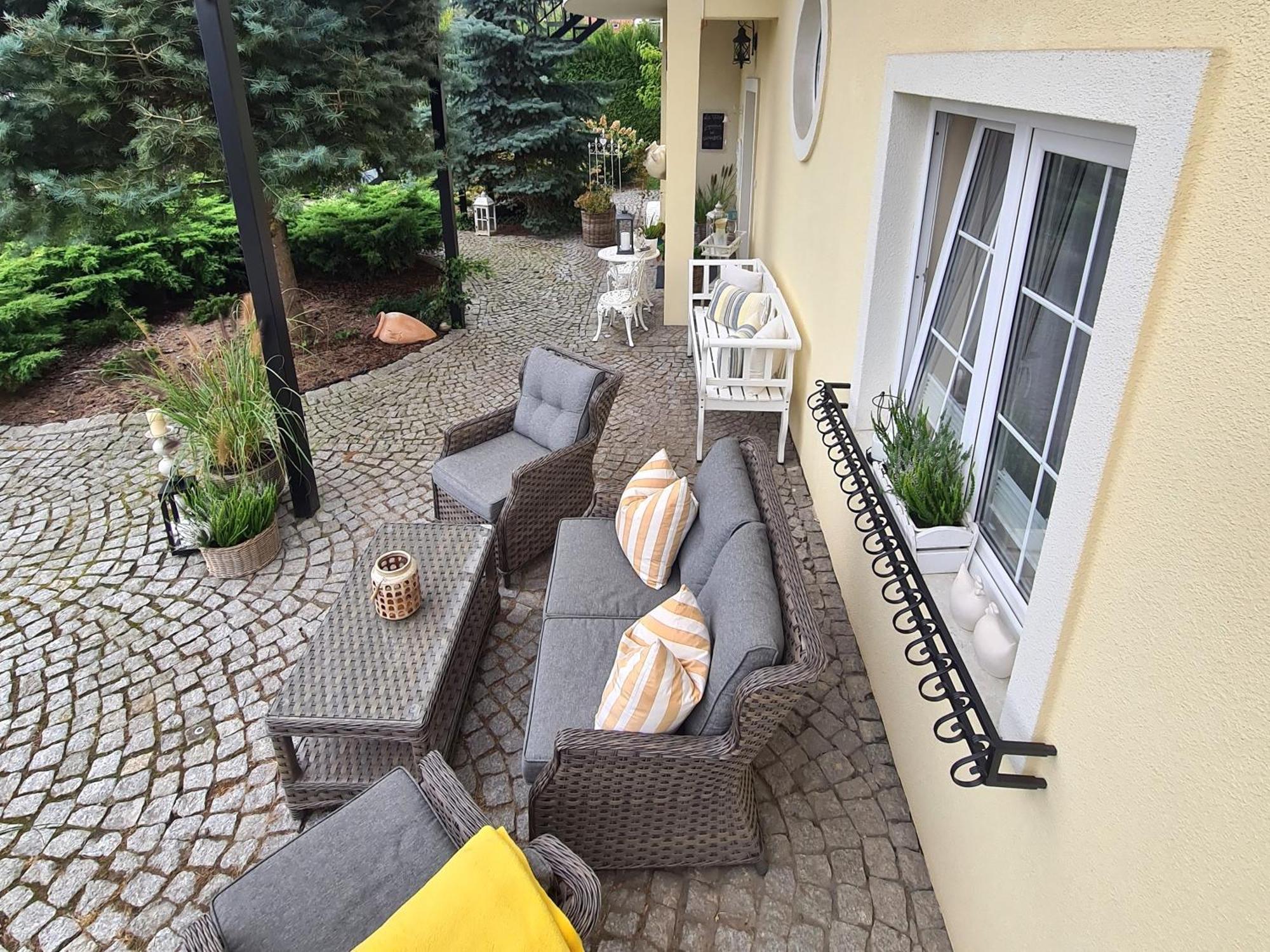 Apartamenty "La Villa" Z Klimatyzacja, Ogrodem, Parkingiem, Blisko Centrum Kudowa-Zdrój Exteriör bild